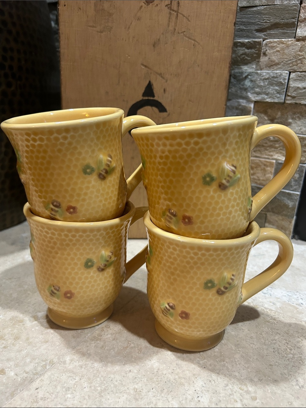 Vintage set of 4 WILLIAM SONOMA Honey Bee Honeycomb Yellow Retired Mugs